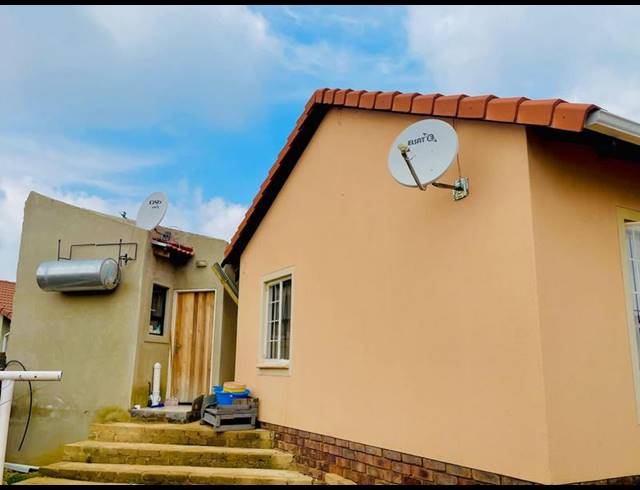 2 BEDROOM HOUSE FOR SALE IN COSMO CITY